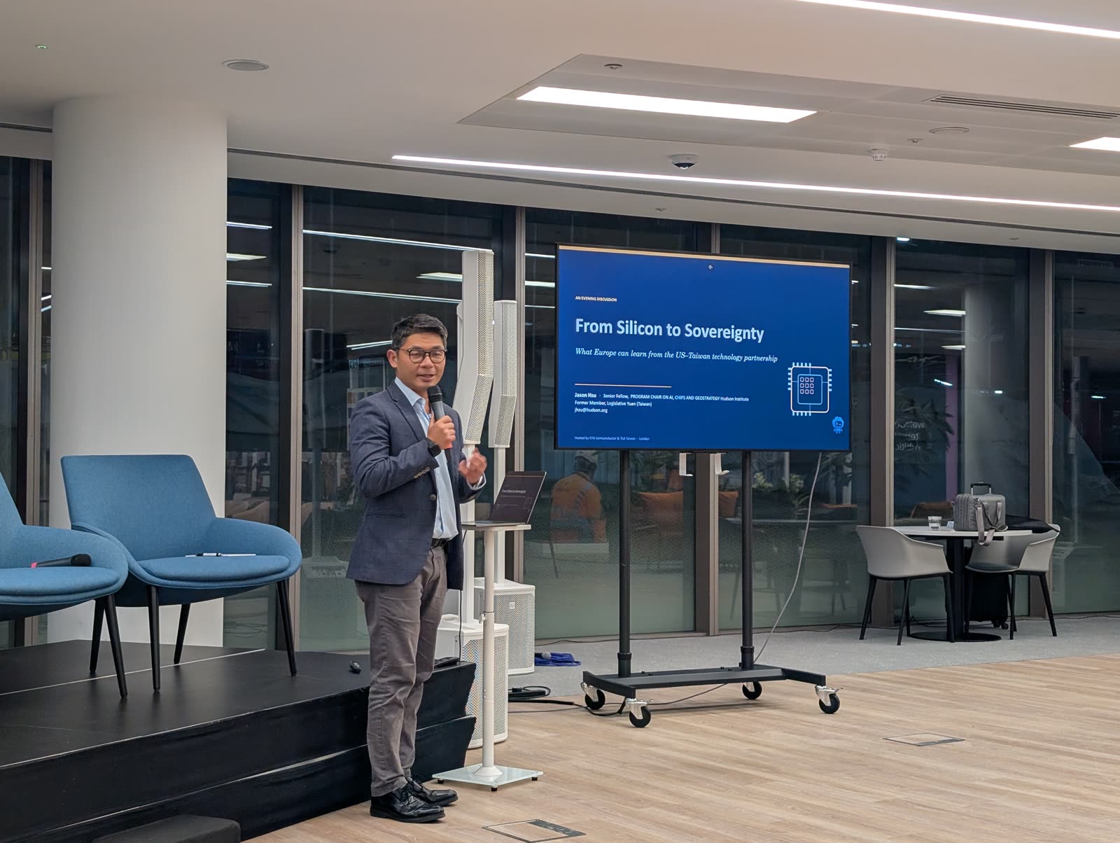 Jason Hsu delivering the keynote at Vorboss