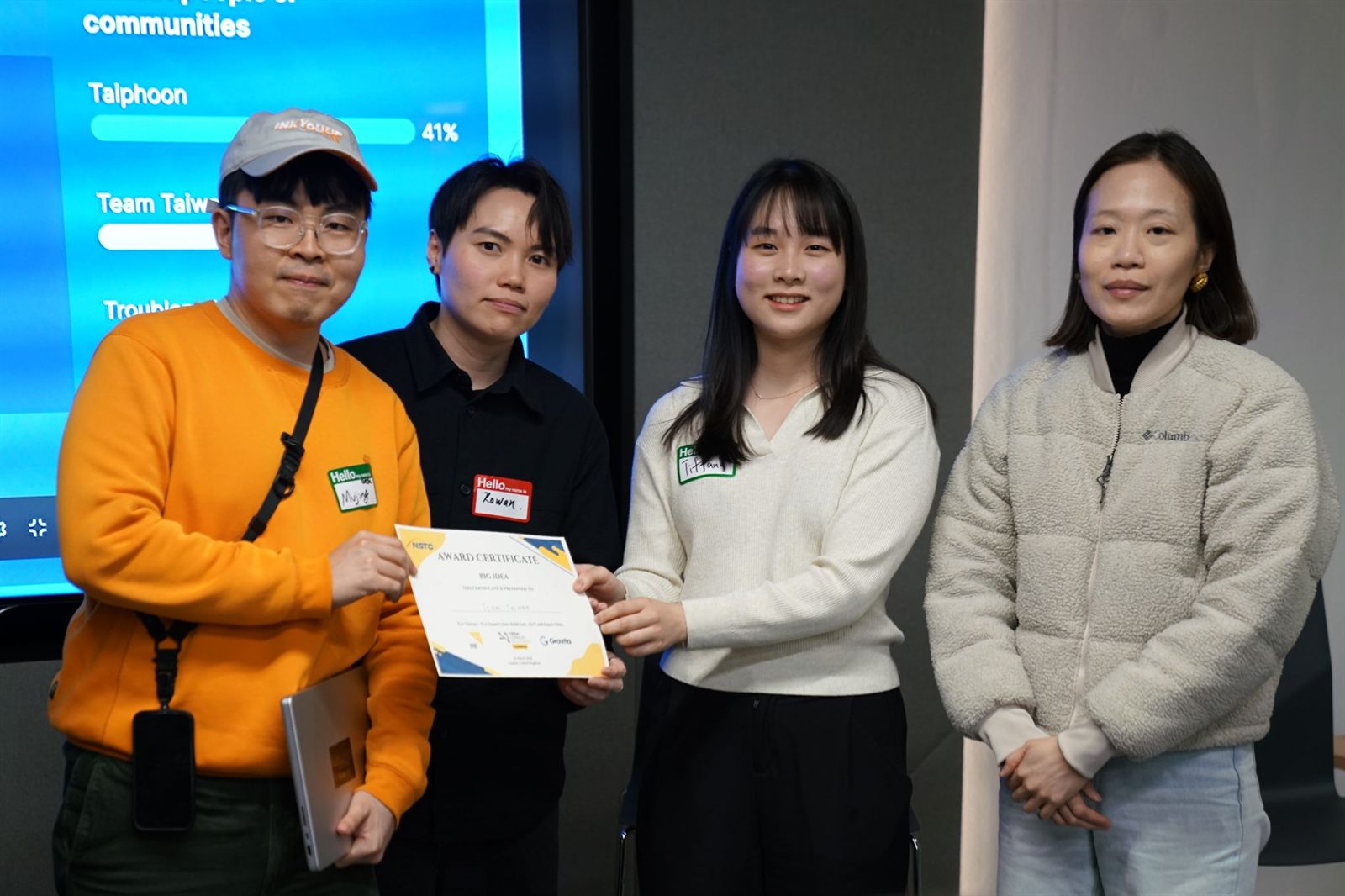 A showcase talk on AIoT and smart cities