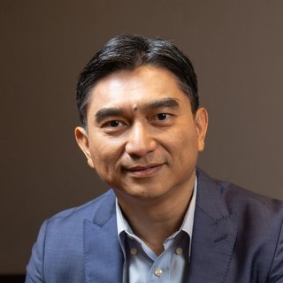 Jim Sun, headshot