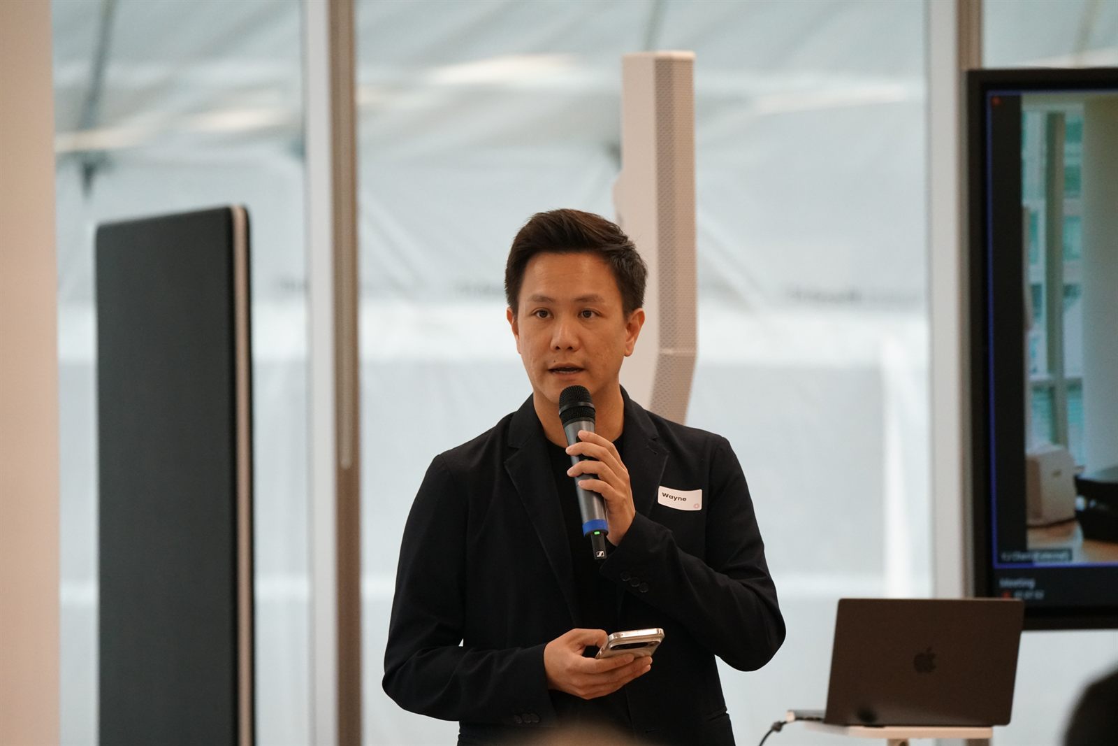 Wayne Wang delivering the opening welcome from the TLA Taiwan Working Group